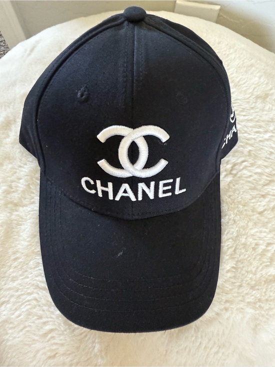 Accessories - Black hat
